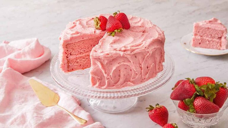 Sweet Delights: How to Make a Fresh Strawberry Cake